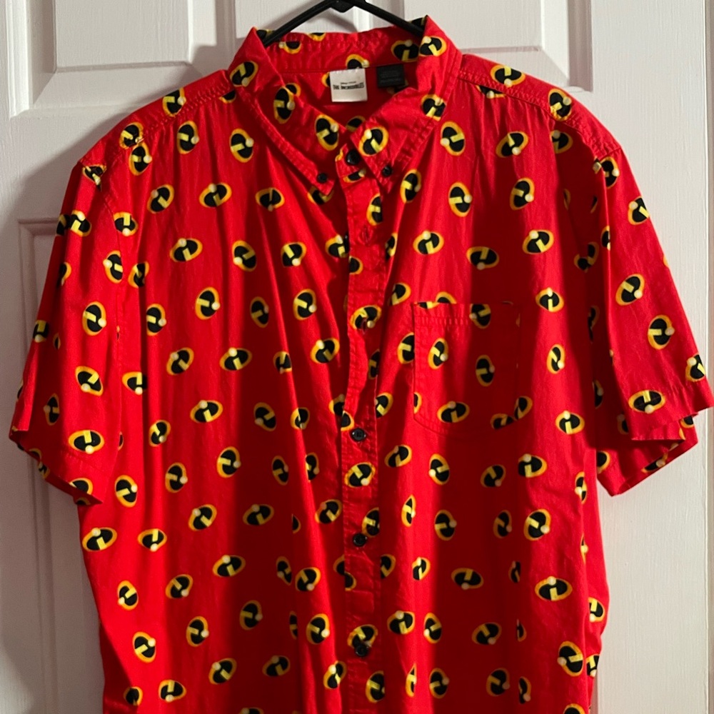 Men's 2X Large (XXL) Disney Parks Incredibles Logo button down shirt.